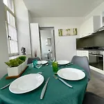 Lumineux Et Renove En Centre - Apt9 アパート